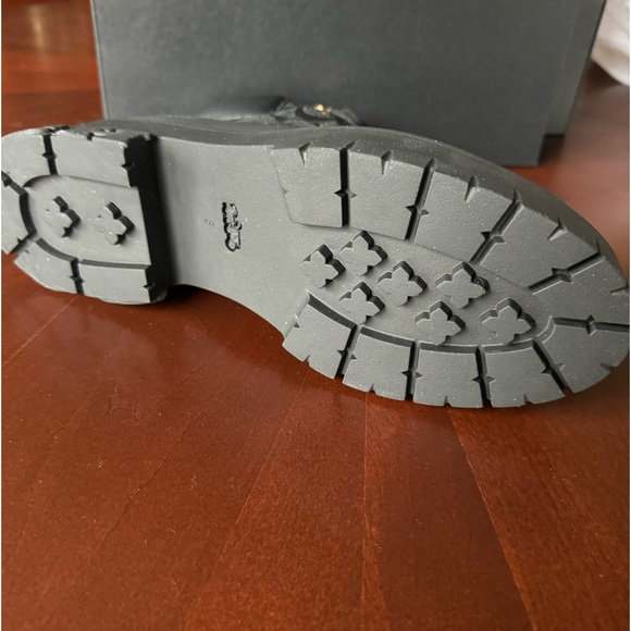 Coach women’s Royce Bootie In Signature
Canvas new with box size 8.     #23 - Picture 6 of 7